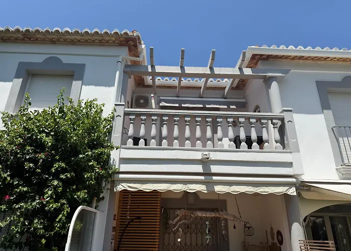Casa De Palmeras Дения
